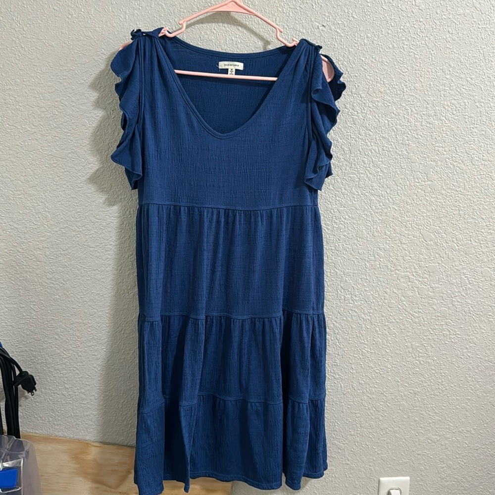 Max Studio Tiered Scoop Neck Dress Medium